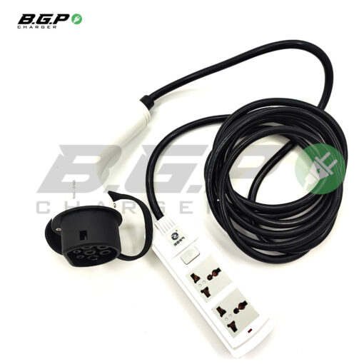 Alternative view of מתאם רכב חשמלי לשקע של בית סוג 3