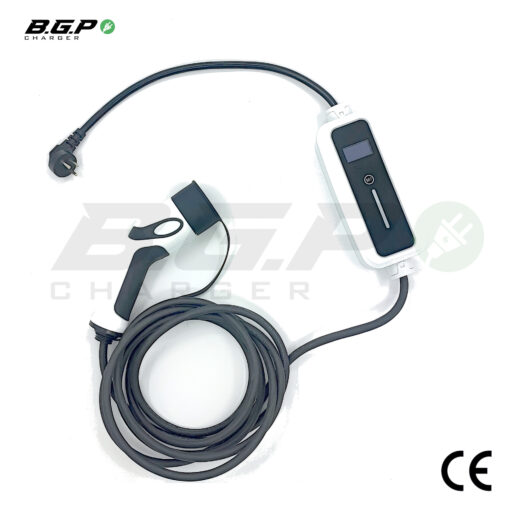 Alternative view of עמדת טעינה ניידת לרכב חשמלי 3.7KW סוג 5